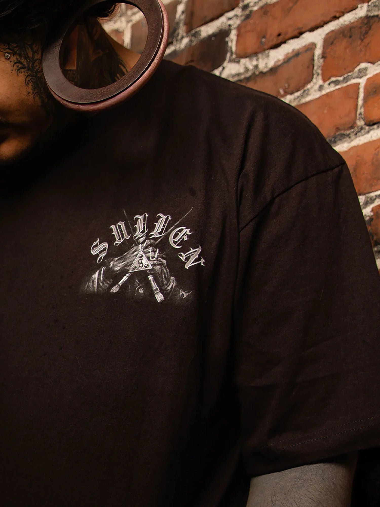 Sullen Men's Keepers Badge Standard Graphic Tee - Black