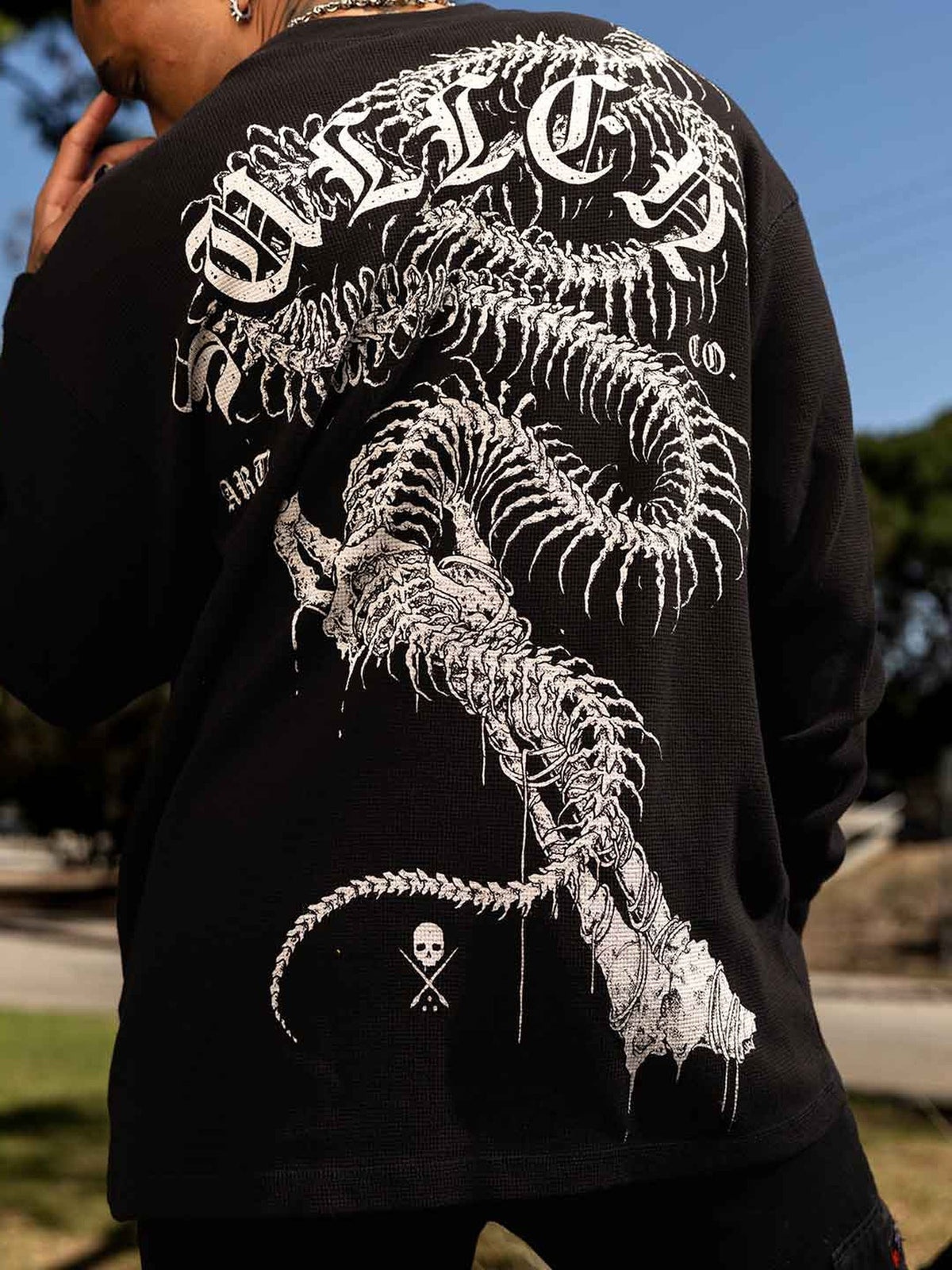Sullen Cold Venom black thermal, back outdoor styled view